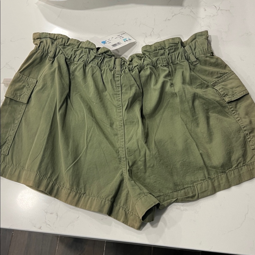 NWT Vanilla Star Women's Cargo Shorts in Olive XL - Picture 4 of 5